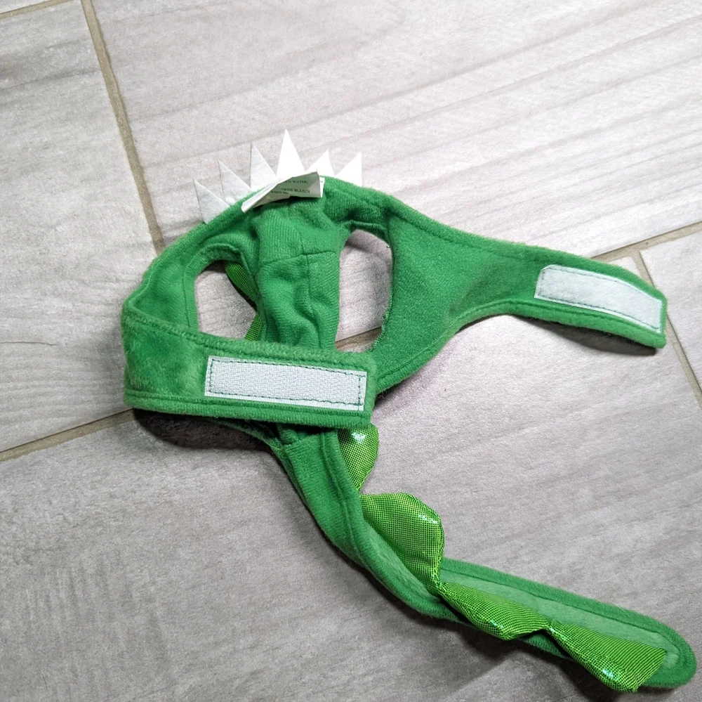 Pet dinosaur costume for cat or small dog